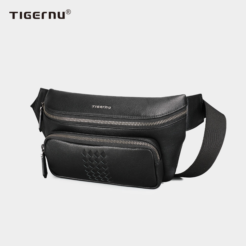 Side view of black leather shoulder bag model TGN1004